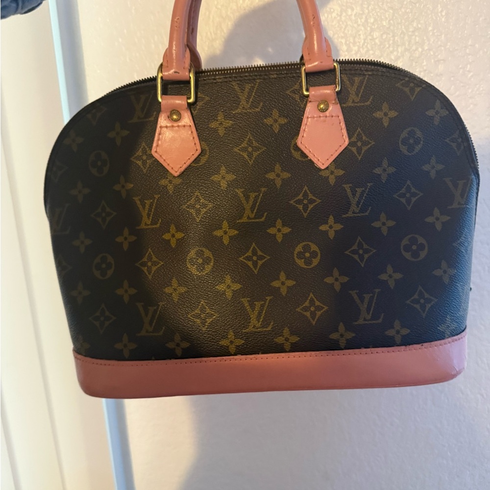 Louis Vuitton Alma - Picture 4 of 13